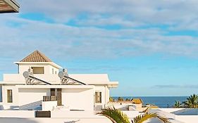 Carré d'or v luxury 4bed duplex with private pool&rooftop sea view flic-en-flac, Mauritius 20mins walk to beach, bar, restaurants&amenities